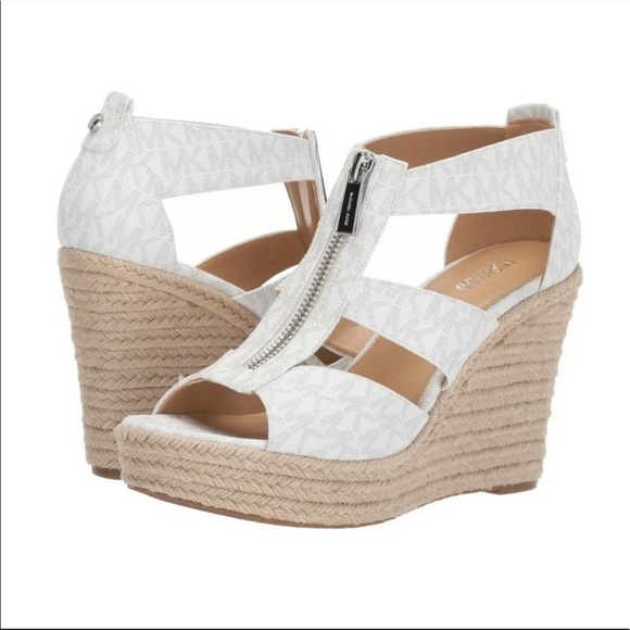 Michael Kors Shoes - ⭐️HP⭐️Michael Kors Wedges Size 9